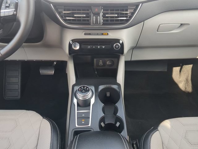Certified 2024 Ford Escape SE w/ PHEV Premium Package FWD image 19