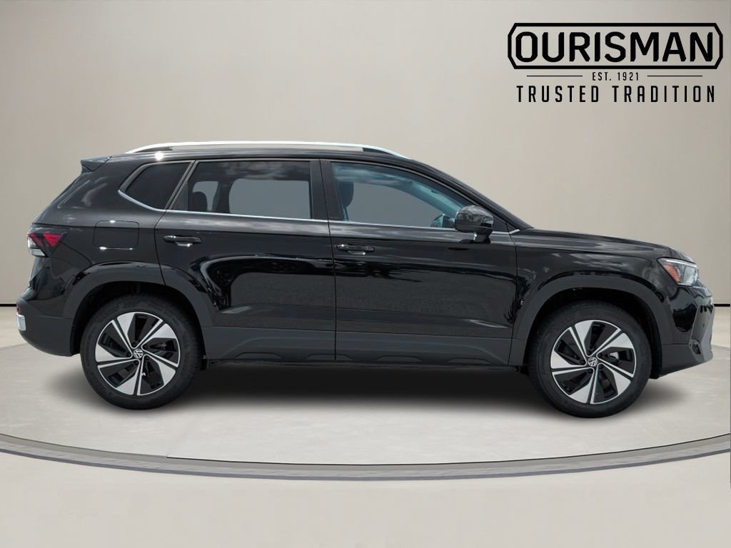 New 2025 Volkswagen Taos SE image 2