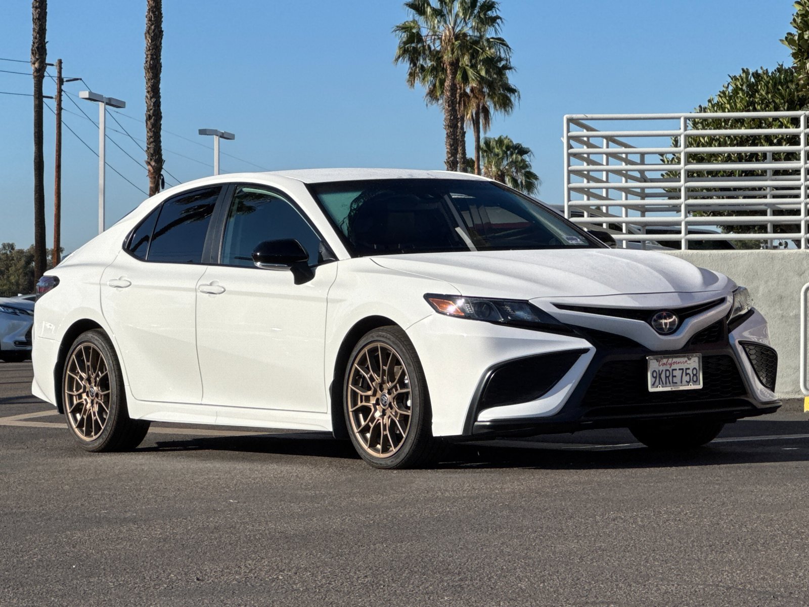 Used 2024 Toyota Camry SE w/ Convenience Package FWD image 8