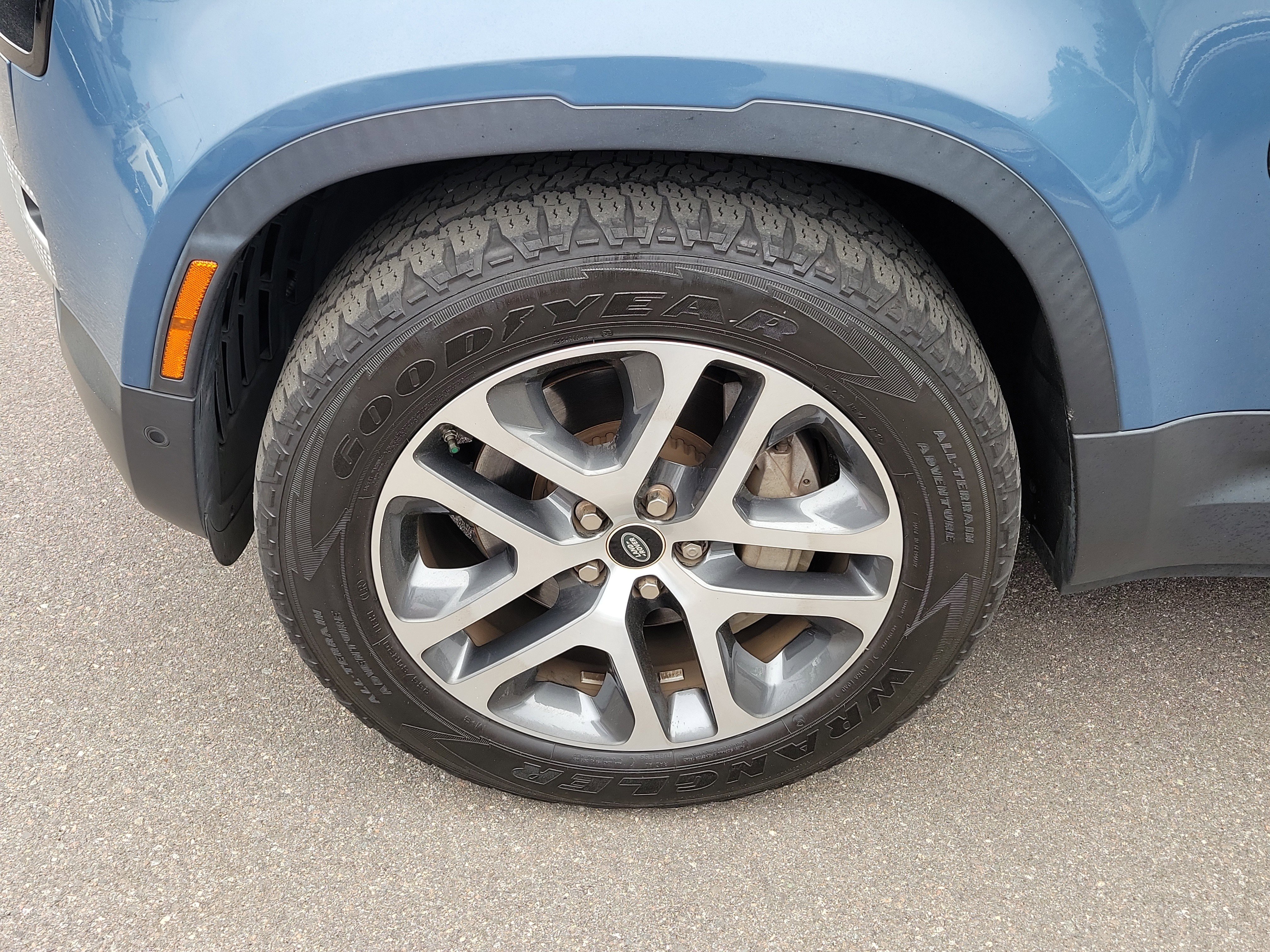 Used 2020 Land Rover Defender 110 SE image 38