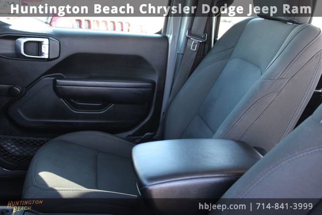 Used 2023 Jeep Wrangler Sport image 29