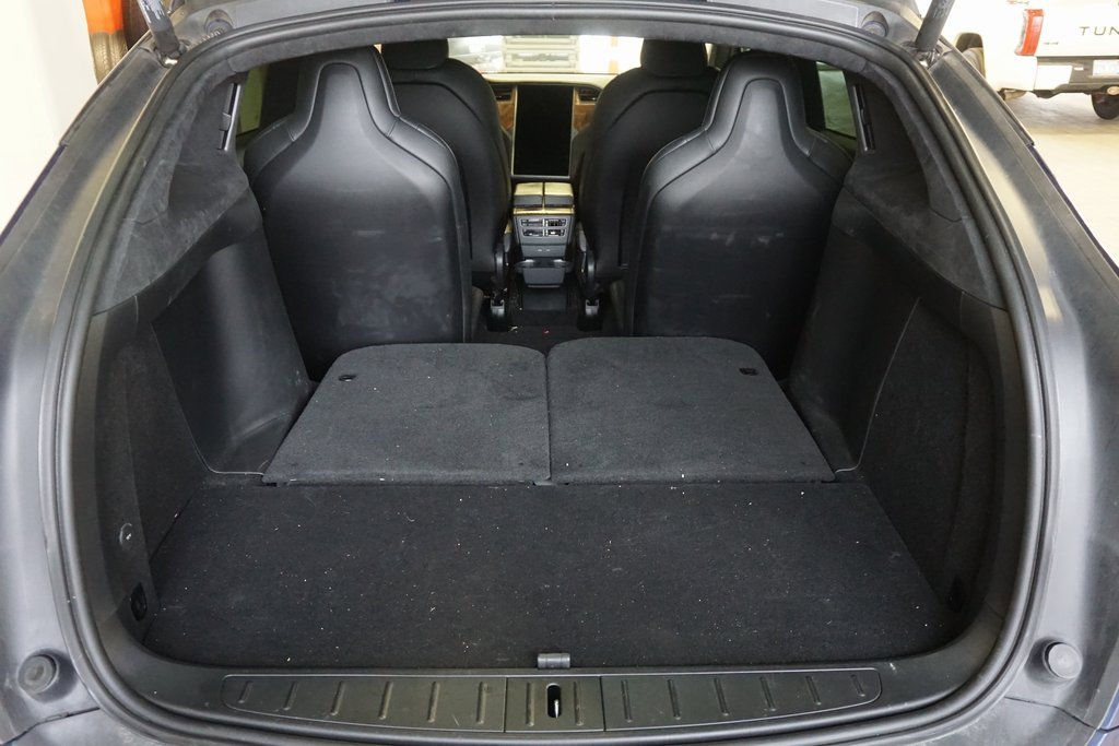 Used 2020 Tesla Model X Long Range image 16