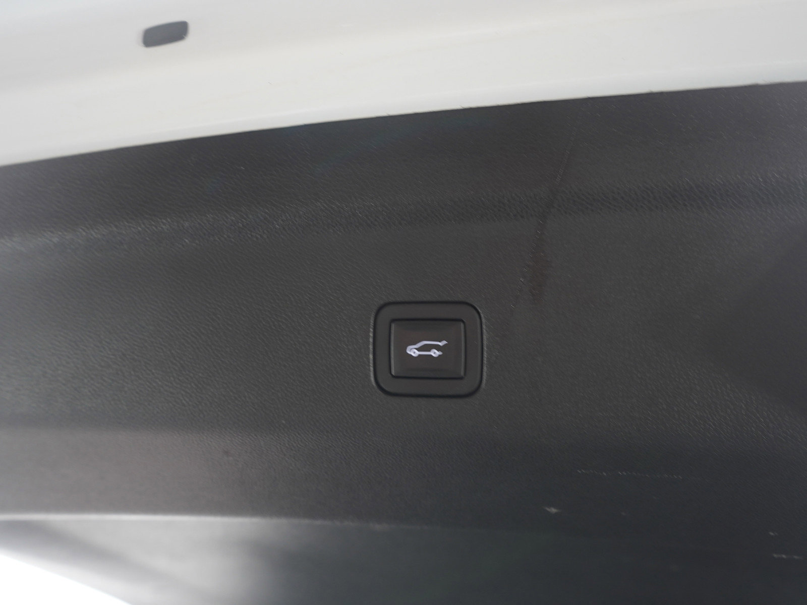 Used 2023 GMC Yukon Denali w/ Denali Reserve Package image 12