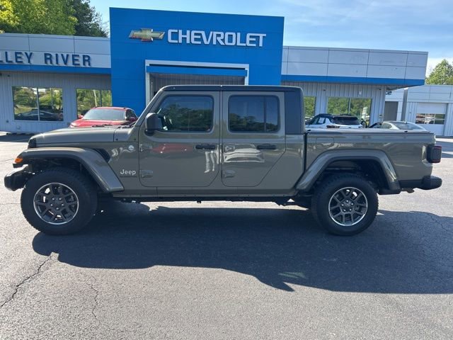 Used 2020 Jeep Gladiator Overland AWD/4WD image 7