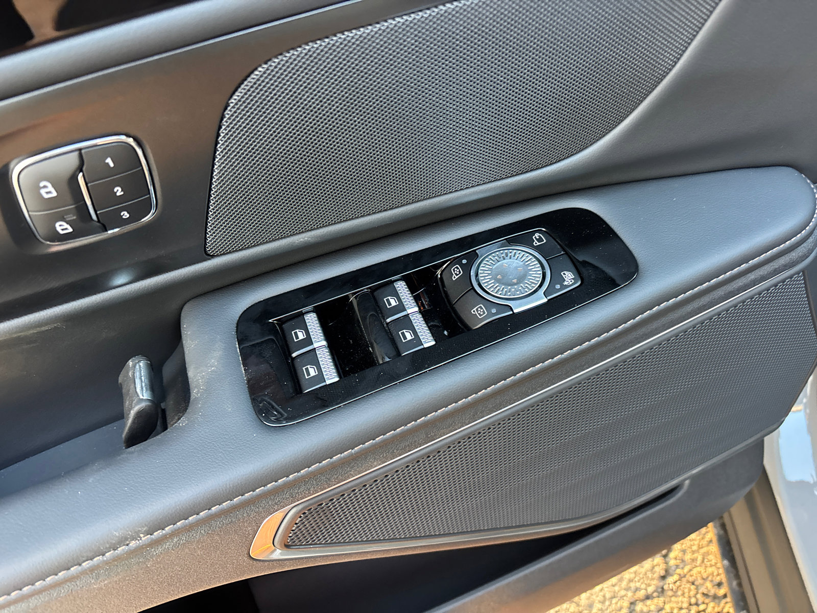 New 2026 Lincoln Nautilus Premier AWD/4WD image 13