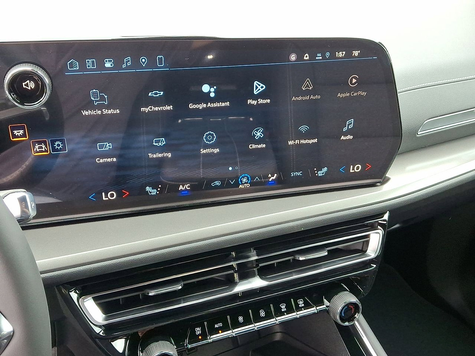 New 2026 Chevrolet Traverse LT image 16