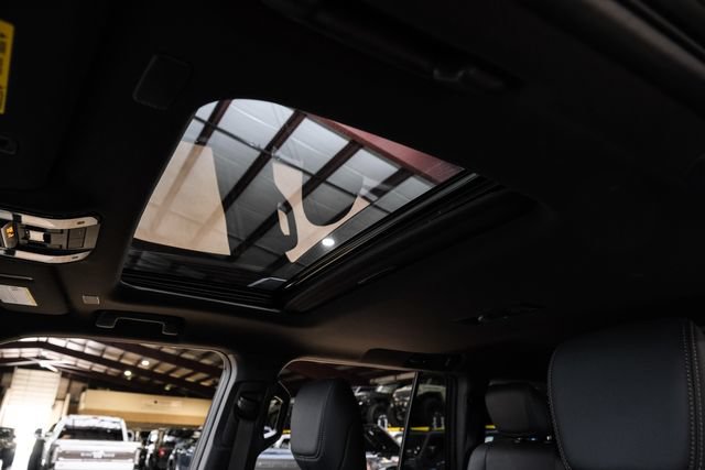 Used 2025 Lexus GX 550 AWD/4WD image 12