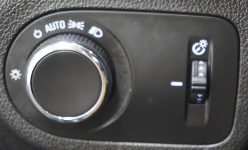 Used 2017 Chevrolet Cruze LT w/ Convenience Package FWD image 22