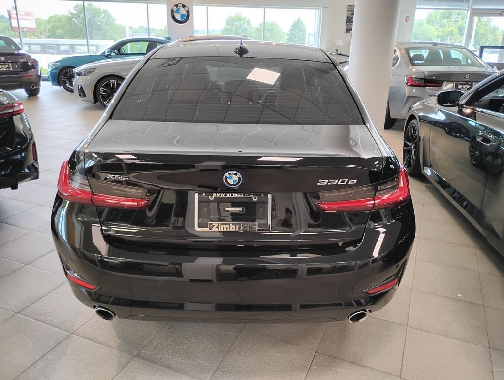 Used 2022 BMW 330e xDrive w/ Driving Assistance Package AWD/4WD image 4