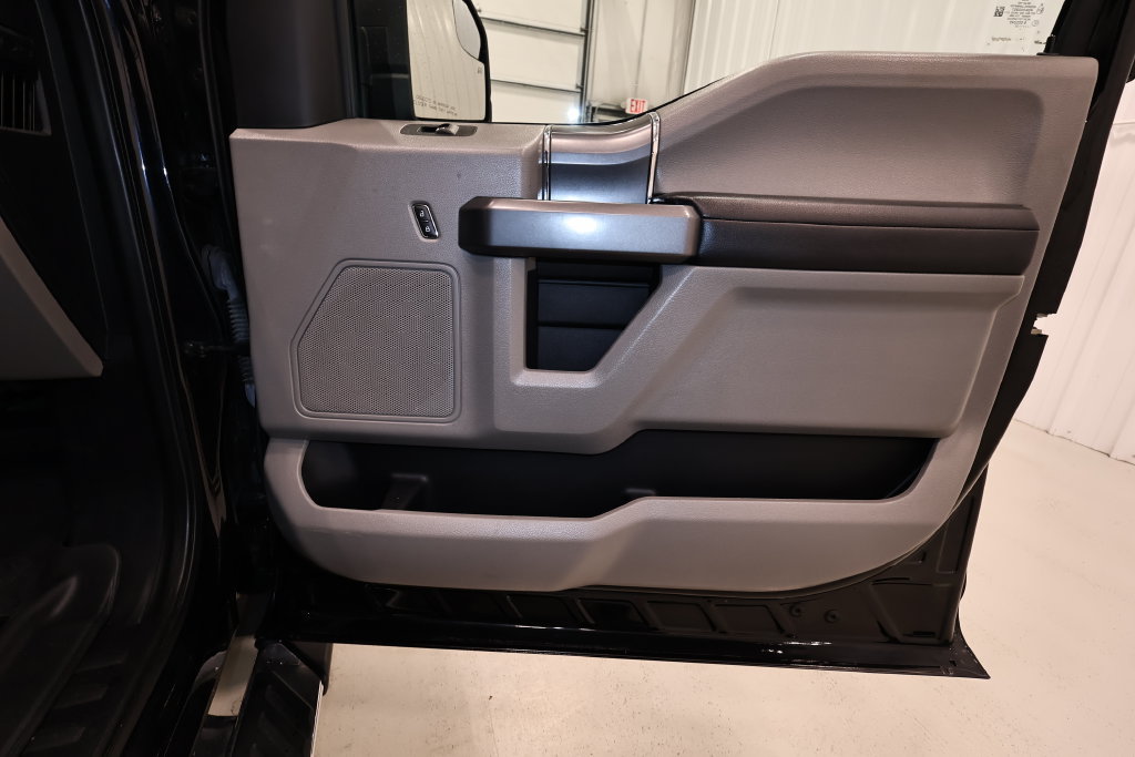 Used 2020 Ford F150 XLT w/ Equipment Group 302A Luxury AWD/4WD image 18