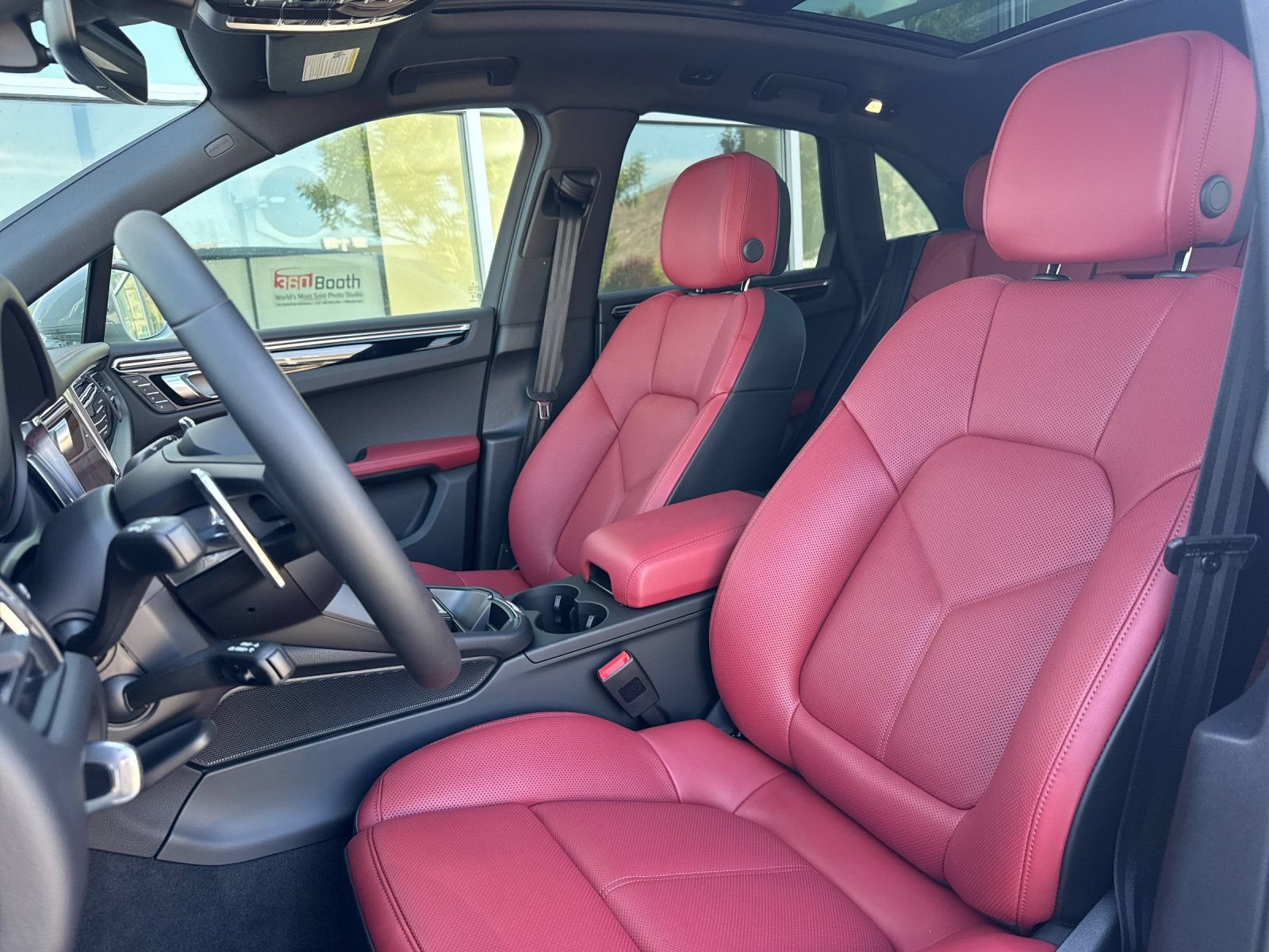New 2026 Porsche Macan AWD/4WD image 5