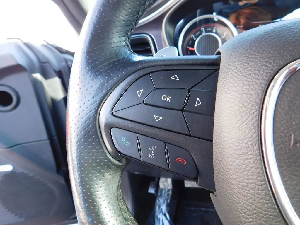 Used 2015 Dodge Challenger R/T Plus image 25