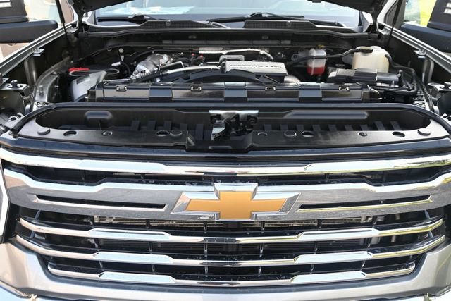 Used 2024 Chevrolet Silverado 3500 LTZ AWD/4WD image 34