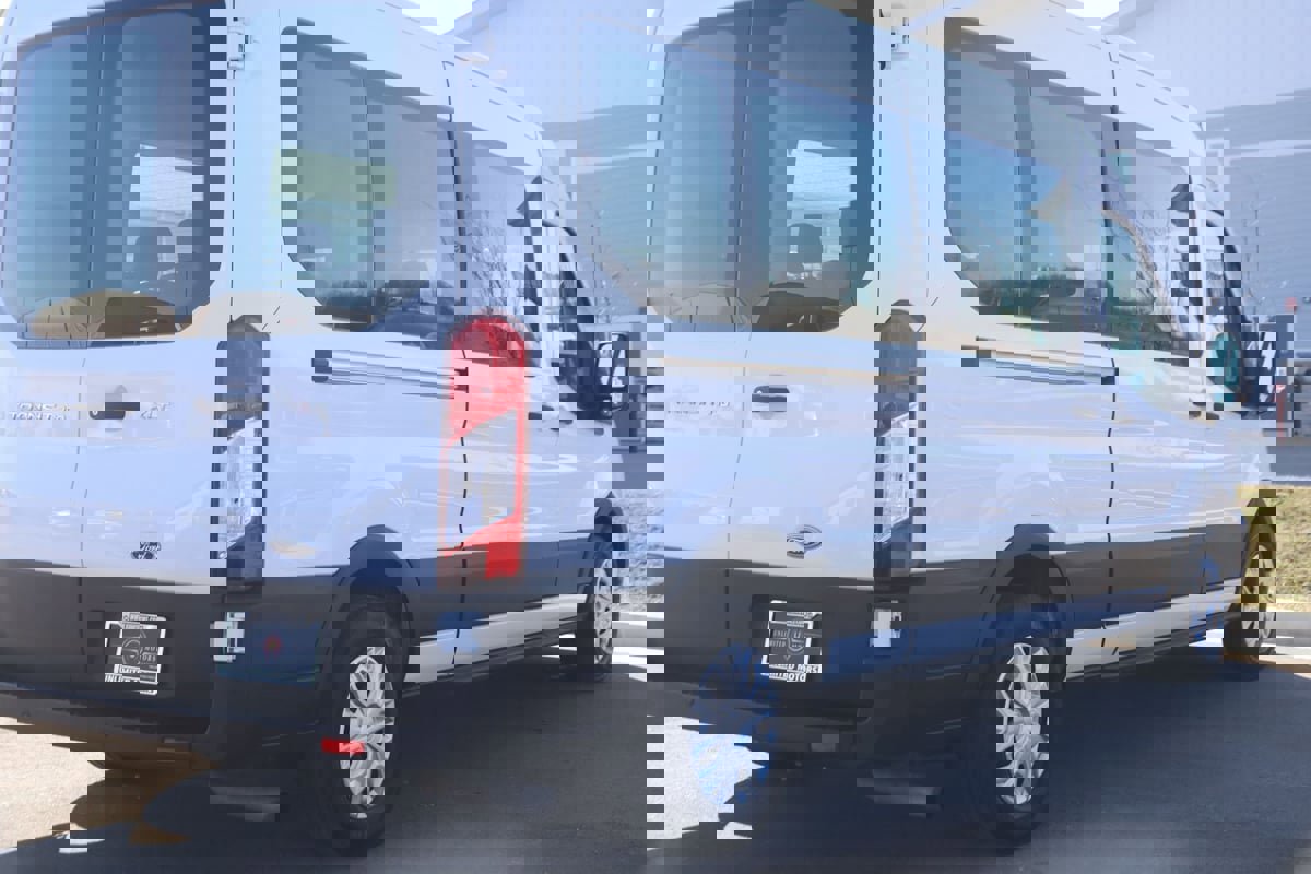Used 2022 Ford Transit 350 XLT image 43