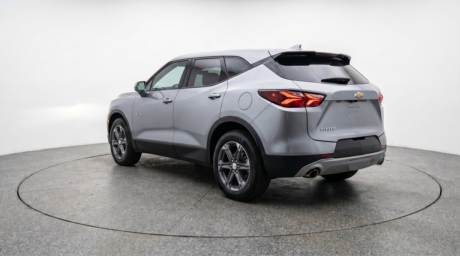 Used 2025 Chevrolet Blazer LT FWD image 6
