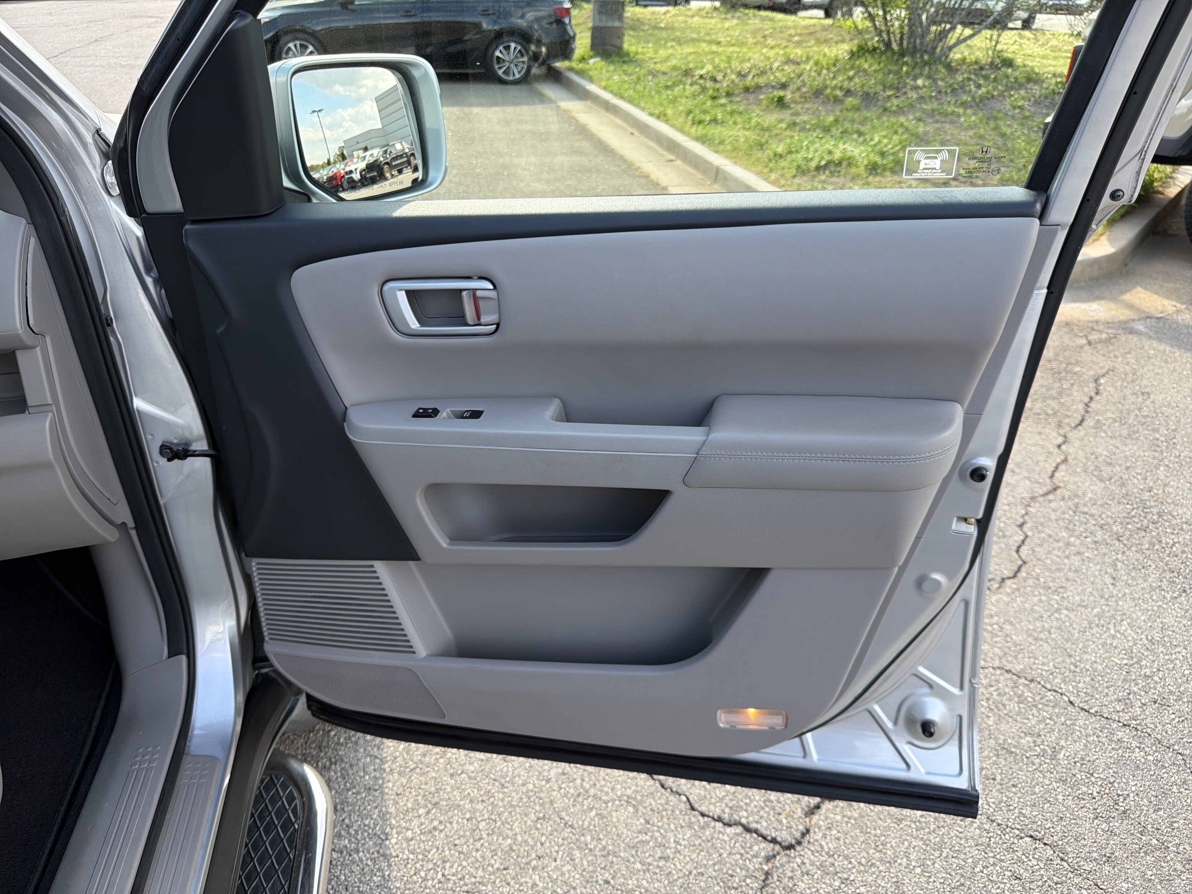 Used 2010 Honda Pilot Touring image 28