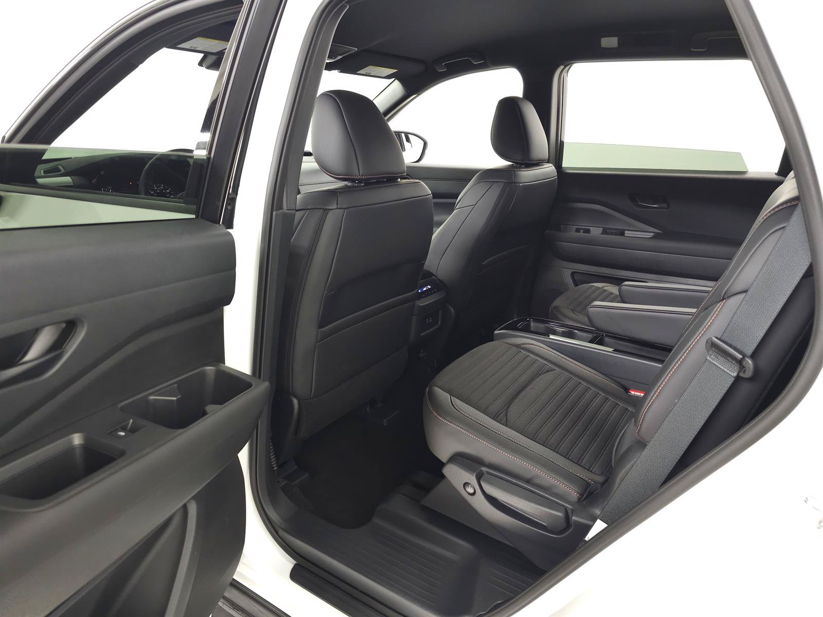Used 2025 Nissan Pathfinder Rock Creek AWD/4WD image 29