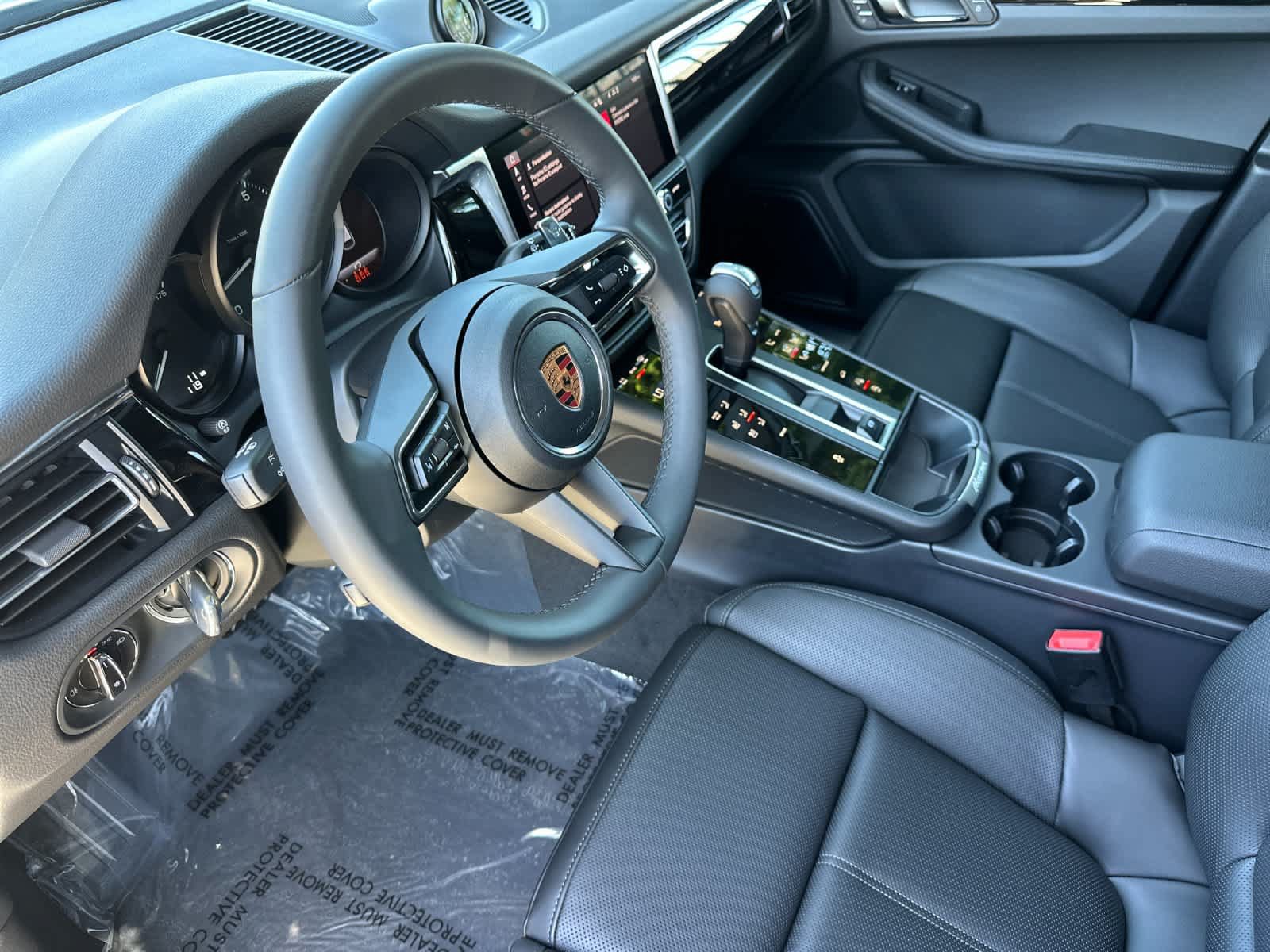 New 2026 Porsche Macan AWD/4WD image 4