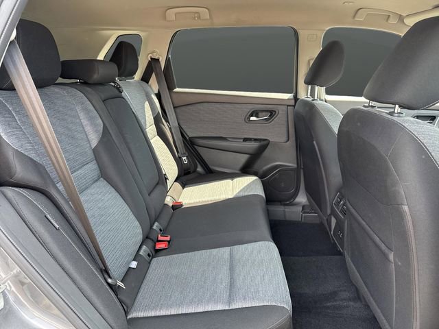 Used 2023 Nissan Rogue SV image 27
