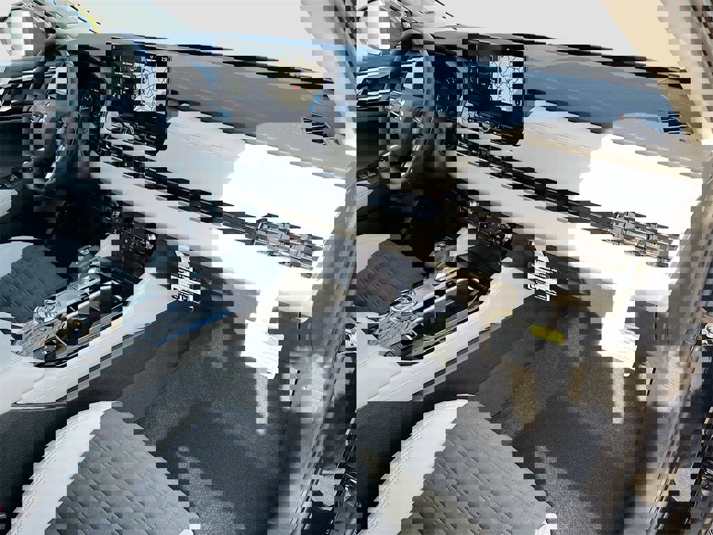 New 2025 Mitsubishi Outlander SE image 29