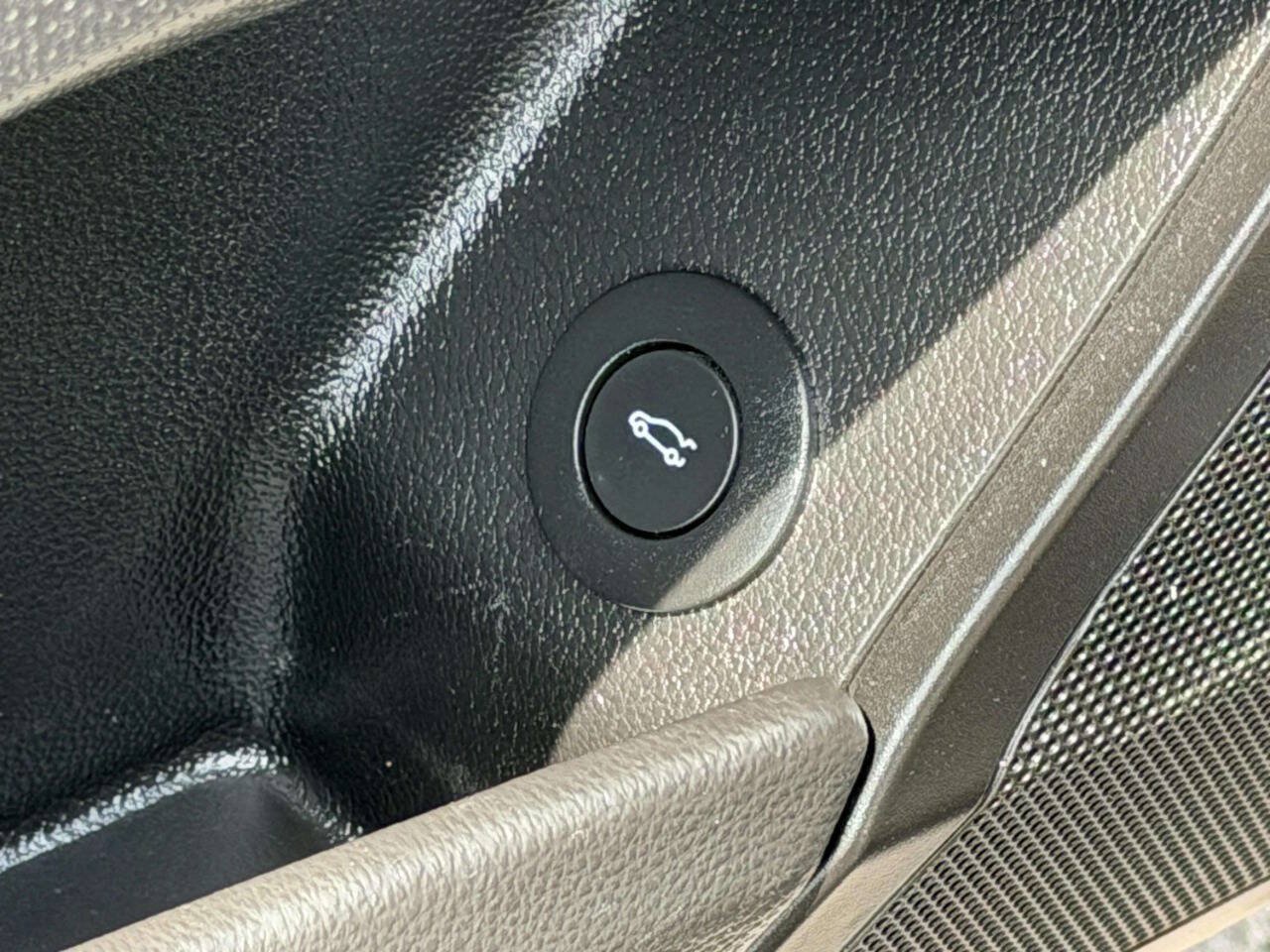 Used 2017 Cadillac XTS Luxury FWD image 15