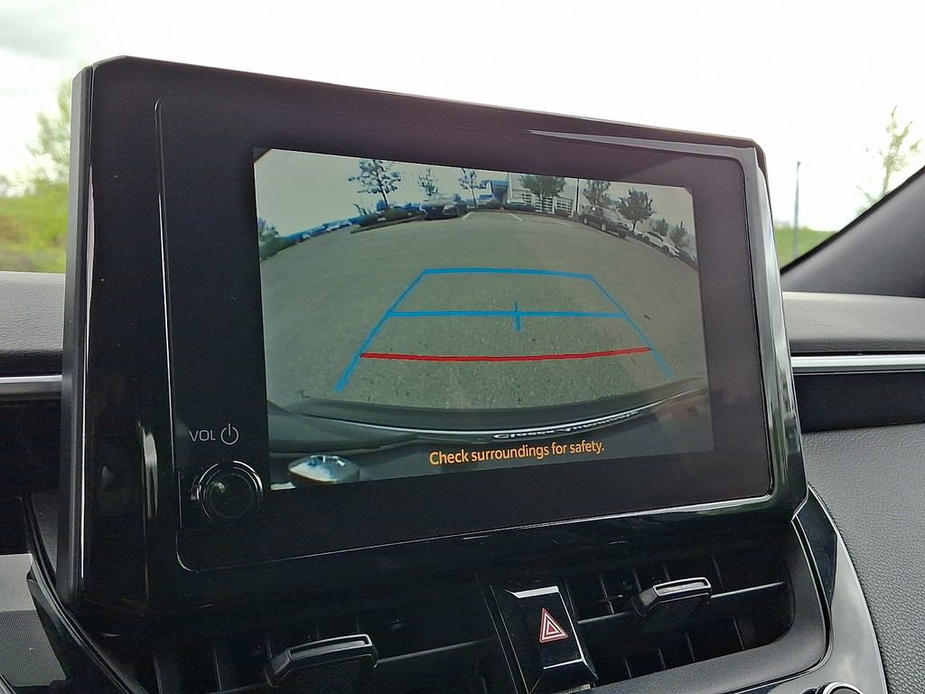 Used 2023 Toyota Corolla SE FWD image 3