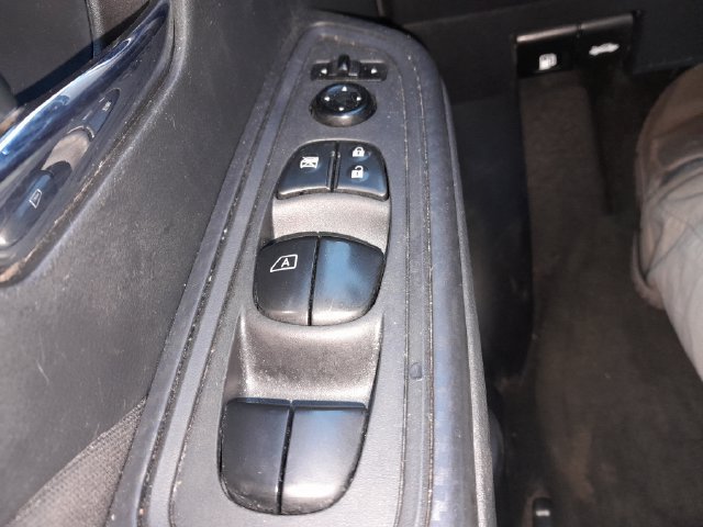 Used 2021 Nissan Versa SV FWD image 4