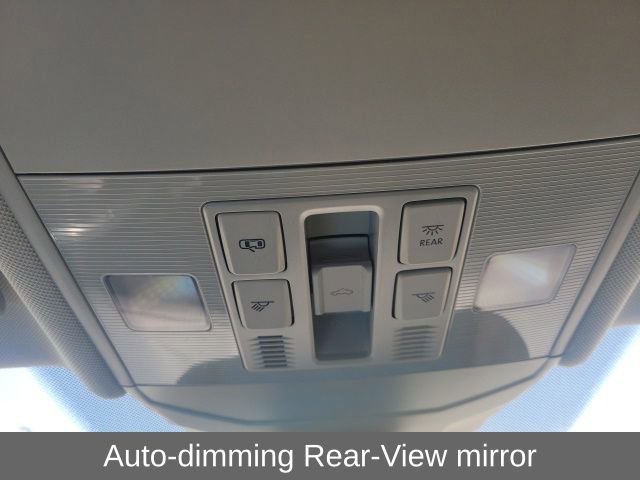 Used 2024 Volkswagen Jetta SE image 9