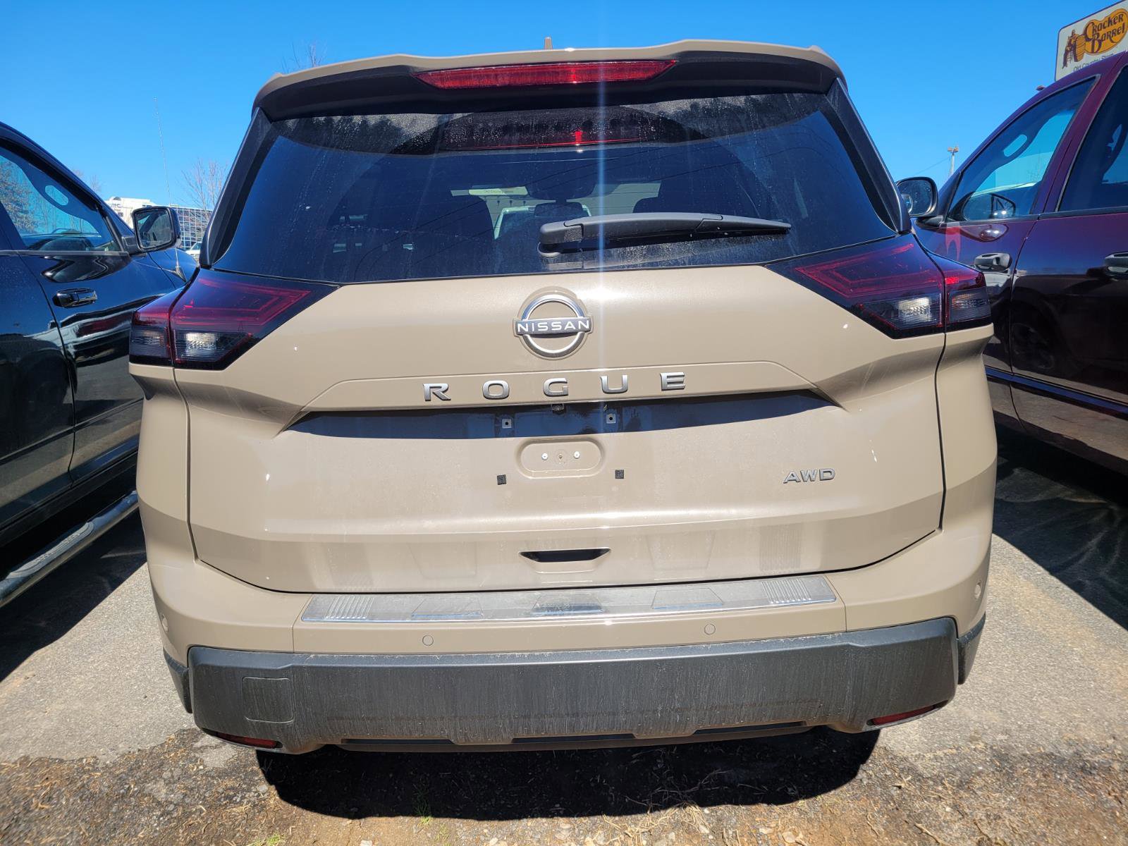 Used 2025 Nissan Rogue SV w/ SV Premium Package image 6