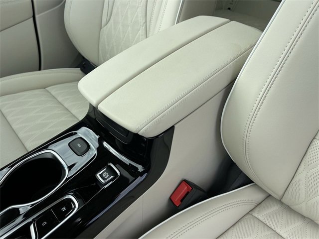 Used 2023 Buick Envision Avenir image 12