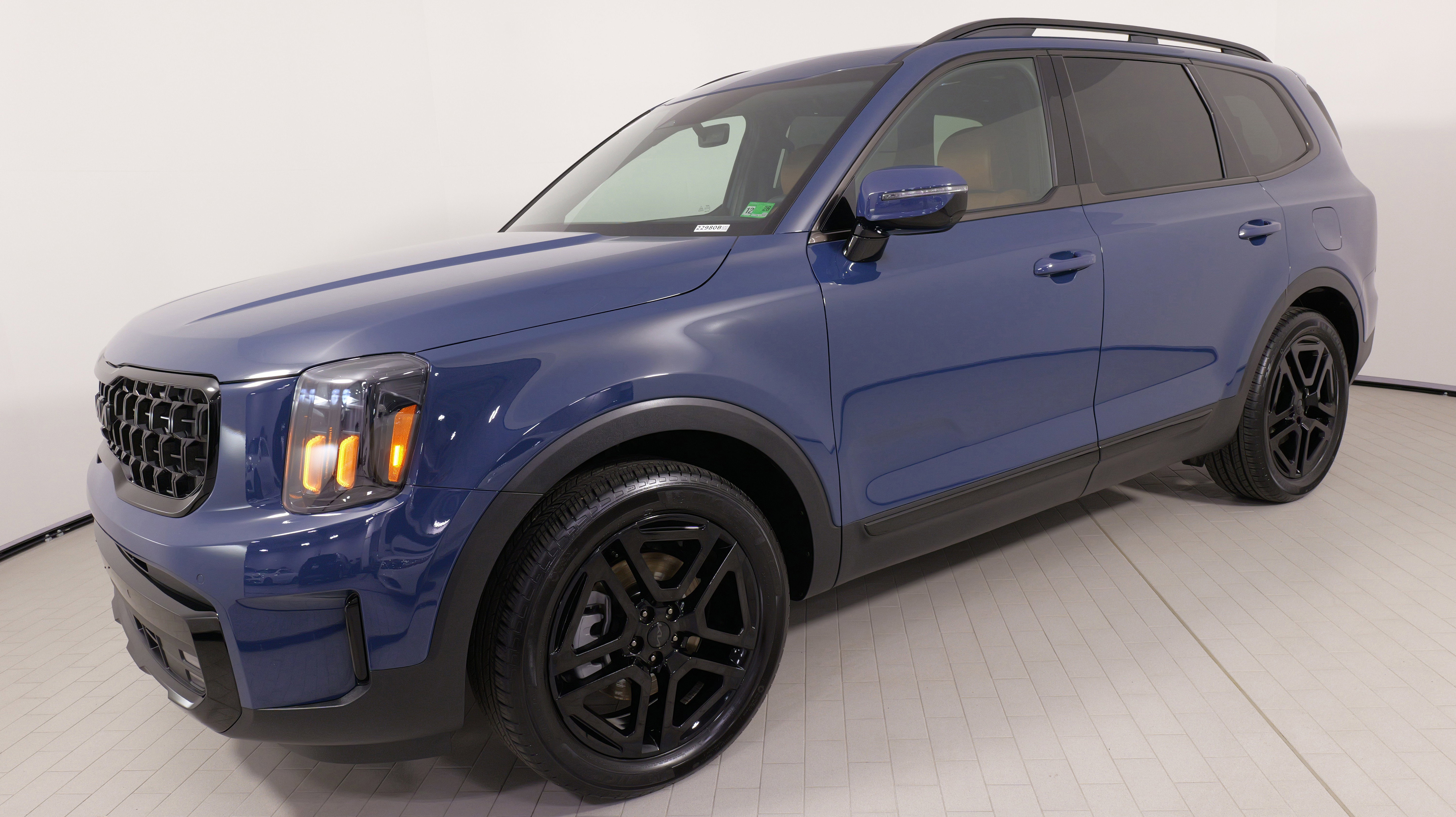Used 2025 Kia Telluride SX X-Line image 3