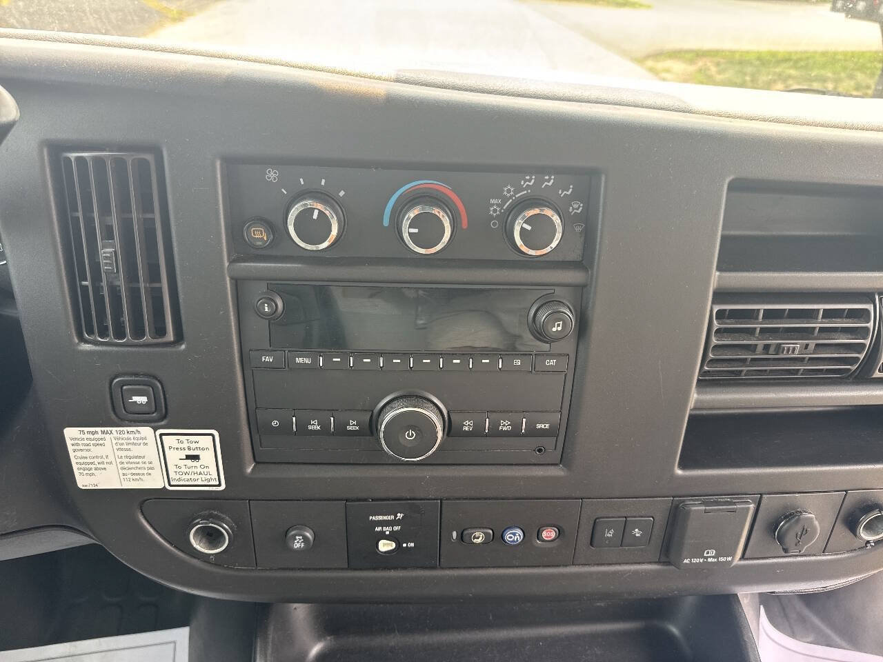 Used 2021 GMC Savana 3500 Extended w/ Power Convenience Package RWD image 15