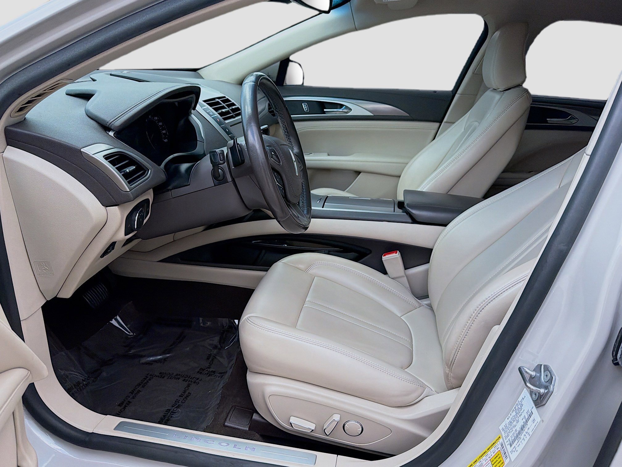 Used 2020 Lincoln MKZ FWD image 17