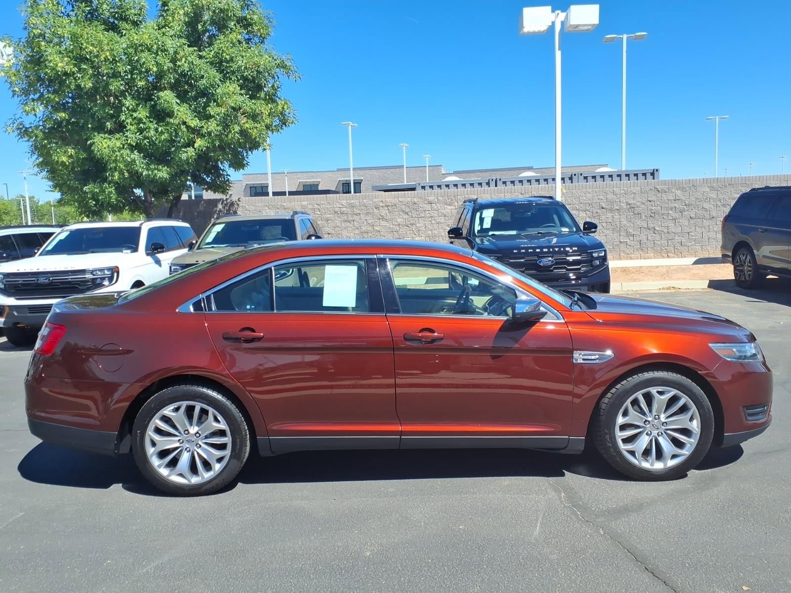 Used 2016 Ford Taurus Limited FWD image 3
