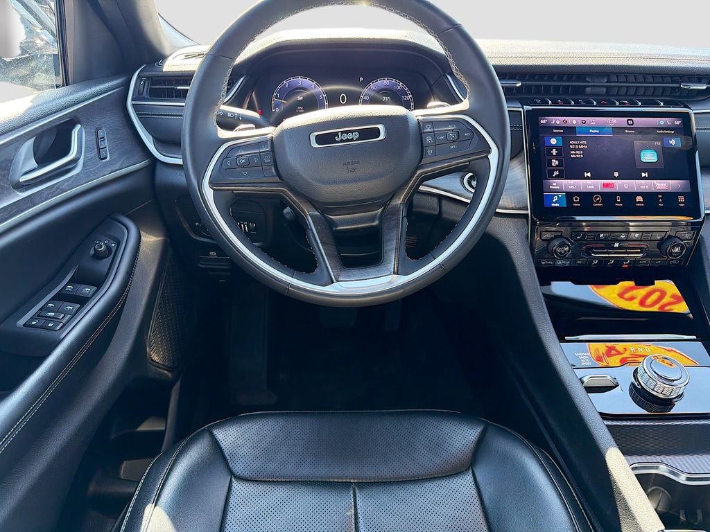 Used 2024 Jeep Grand Cherokee L Limited w/ Luxury Tech Group II image 18