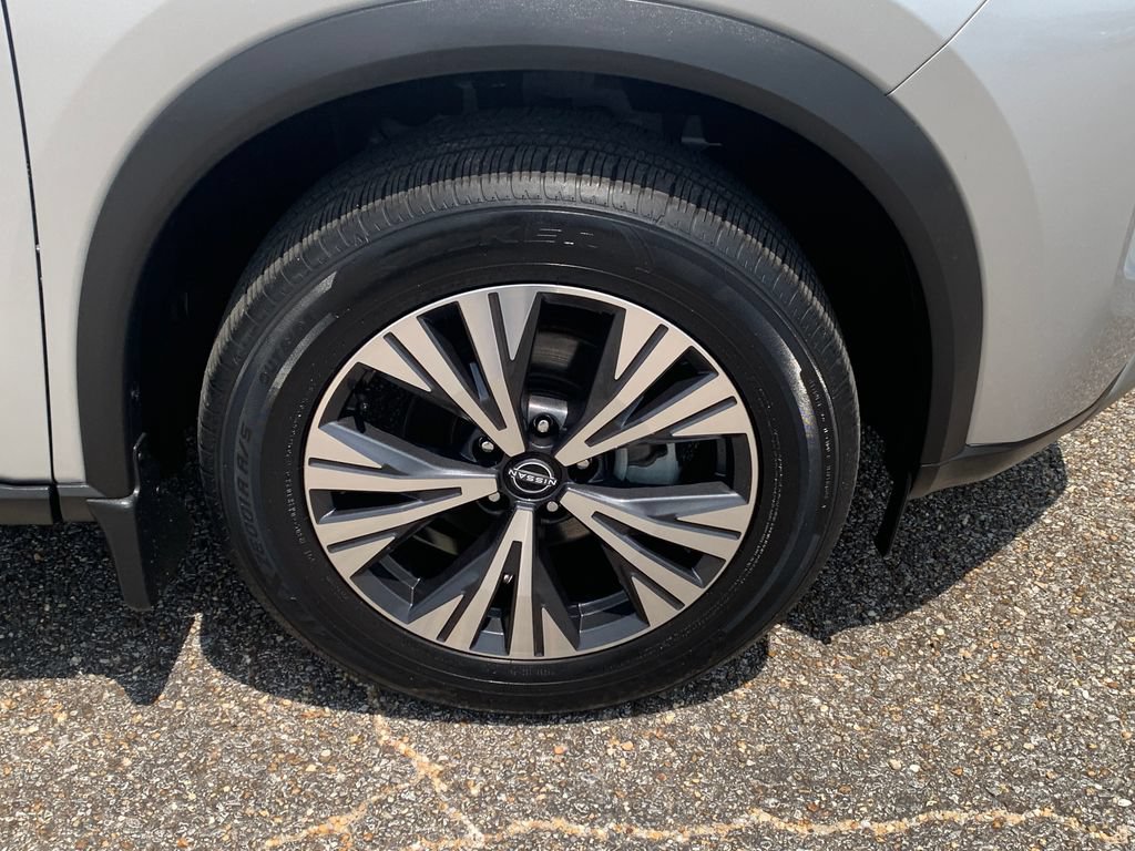 Used 2023 Nissan Rogue SV FWD image 8
