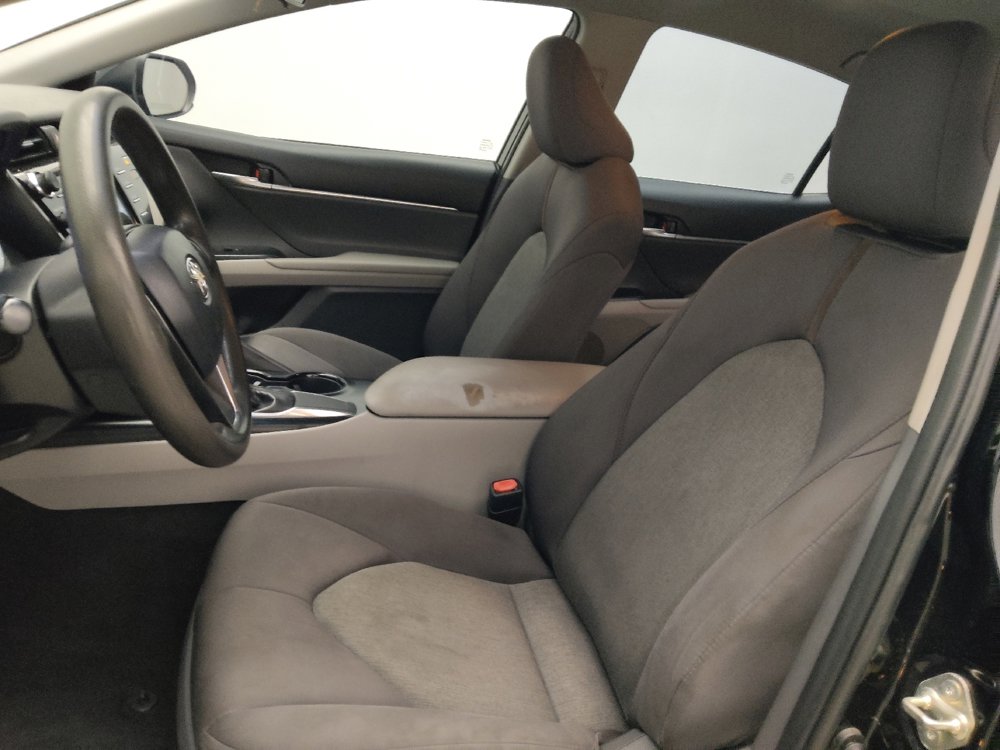Used 2018 Toyota Camry LE FWD image 17