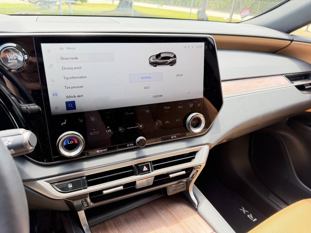 Used 2025 Lexus RX 350 Premium w/ Accessory Package (Z1) FWD image 18