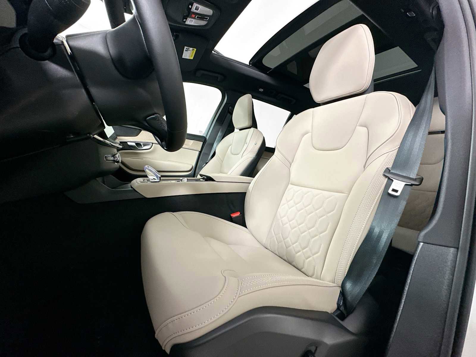 New 2026 Volvo XC90 B5 Plus image 19