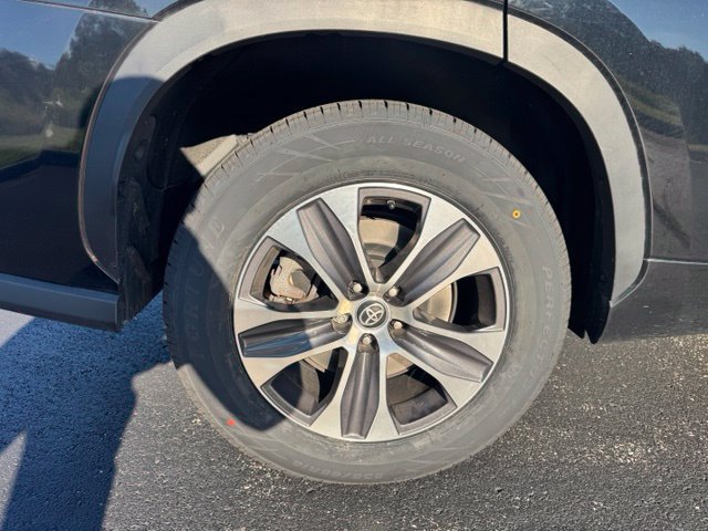 Used 2023 Toyota Highlander XLE FWD image 10