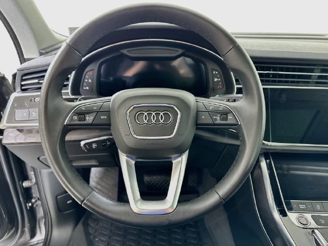 Used 2023 Audi Q7 3.0T Premium w/ Convenience Package AWD/4WD image 11