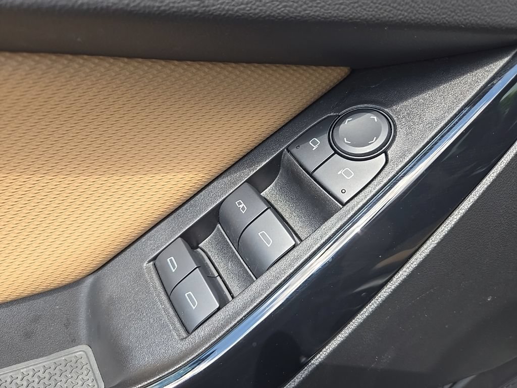 Used 2025 Chevrolet Equinox ACTIV w/ LPO, Floor Liner Package FWD image 27