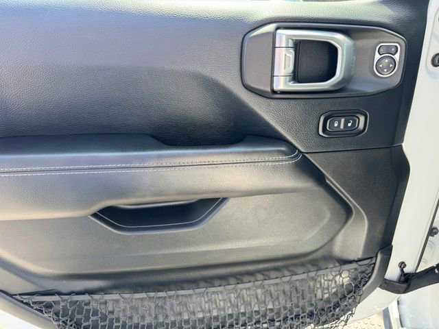 Used 2018 Jeep Wrangler Unlimited Sahara image 14