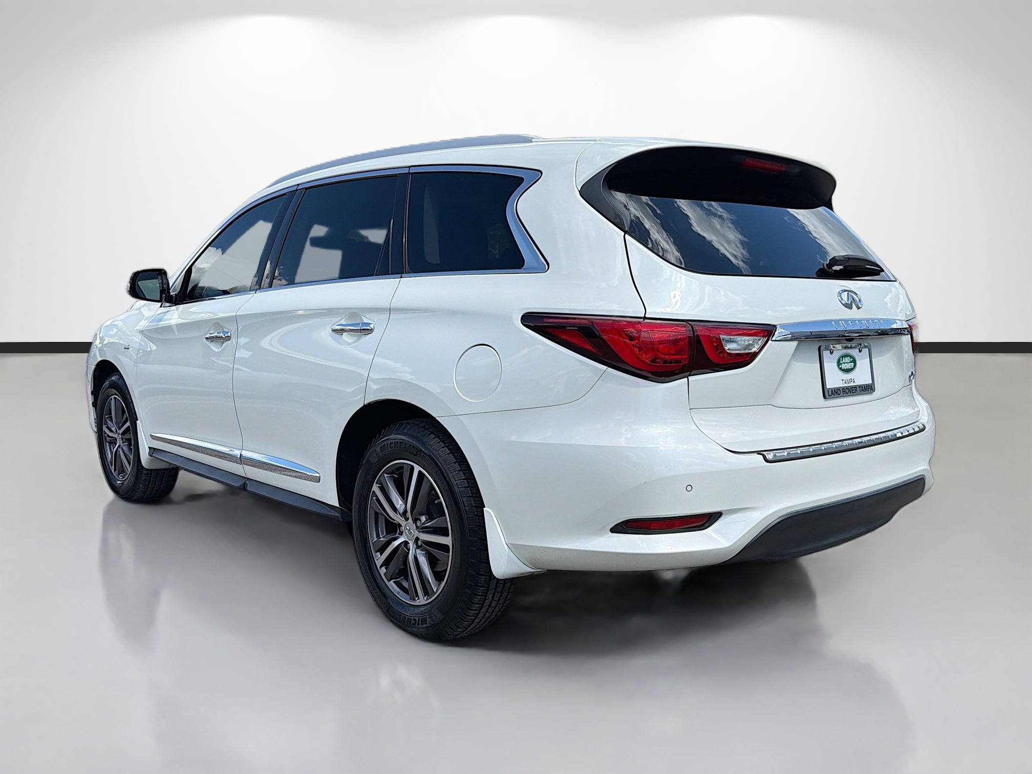 Used 2017 INFINITI QX60 FWD w/ Premium Plus Package image 3