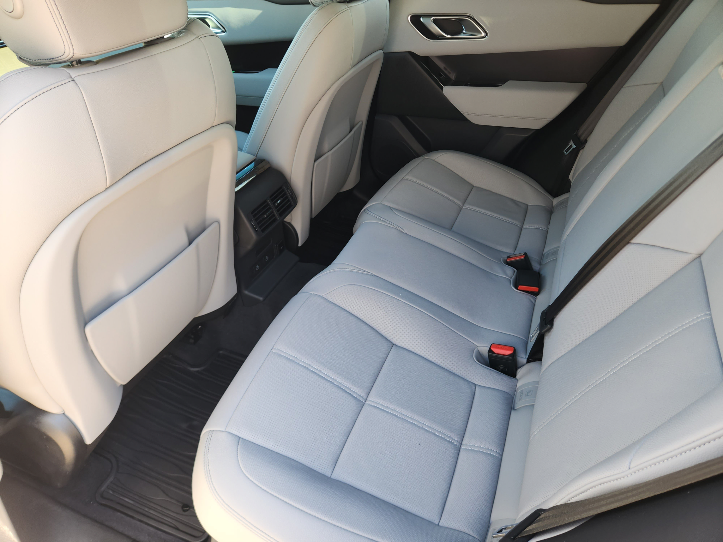 New 2026 Land Rover Range Rover Velar Belgravia AWD/4WD image 26