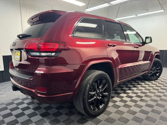 Used 2021 Jeep Grand Cherokee Altitude AWD/4WD image 4