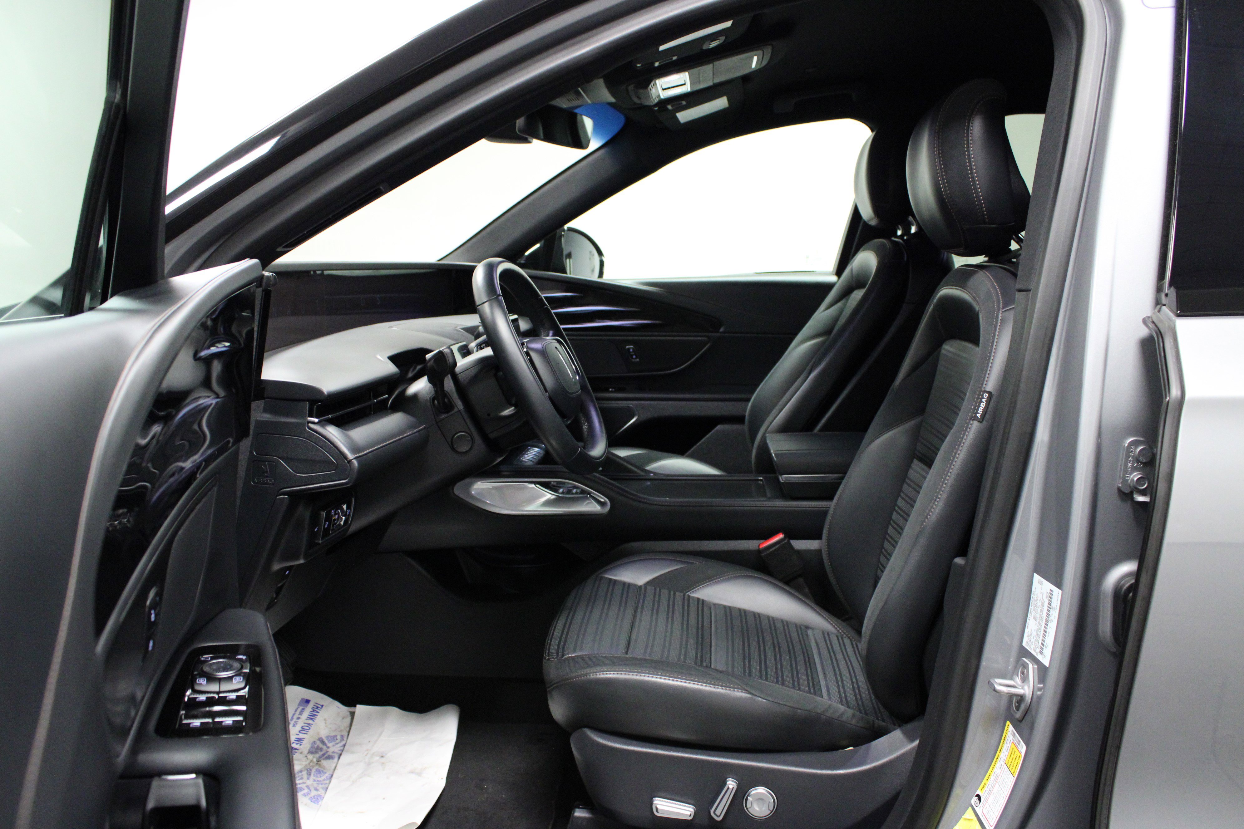 Used 2024 Lincoln Nautilus Reserve w/ Jet Appearance Package (87T) image 12