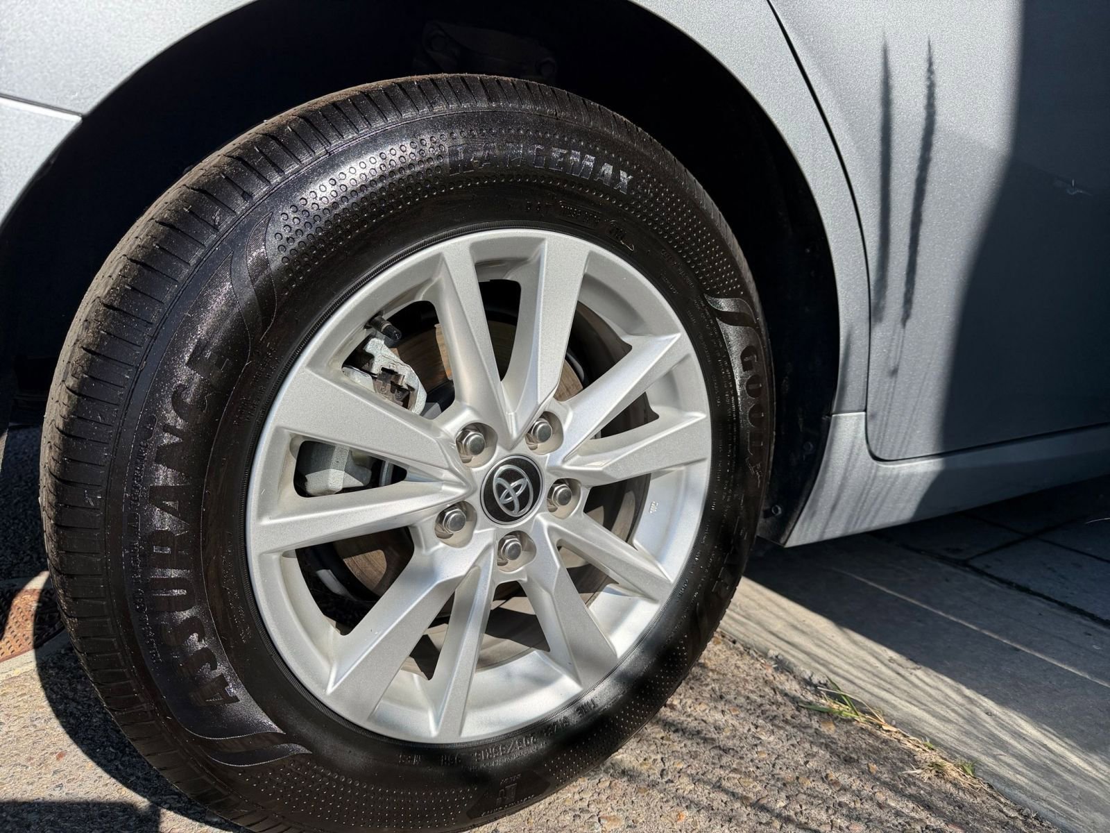 Used 2025 Toyota Camry LE image 29