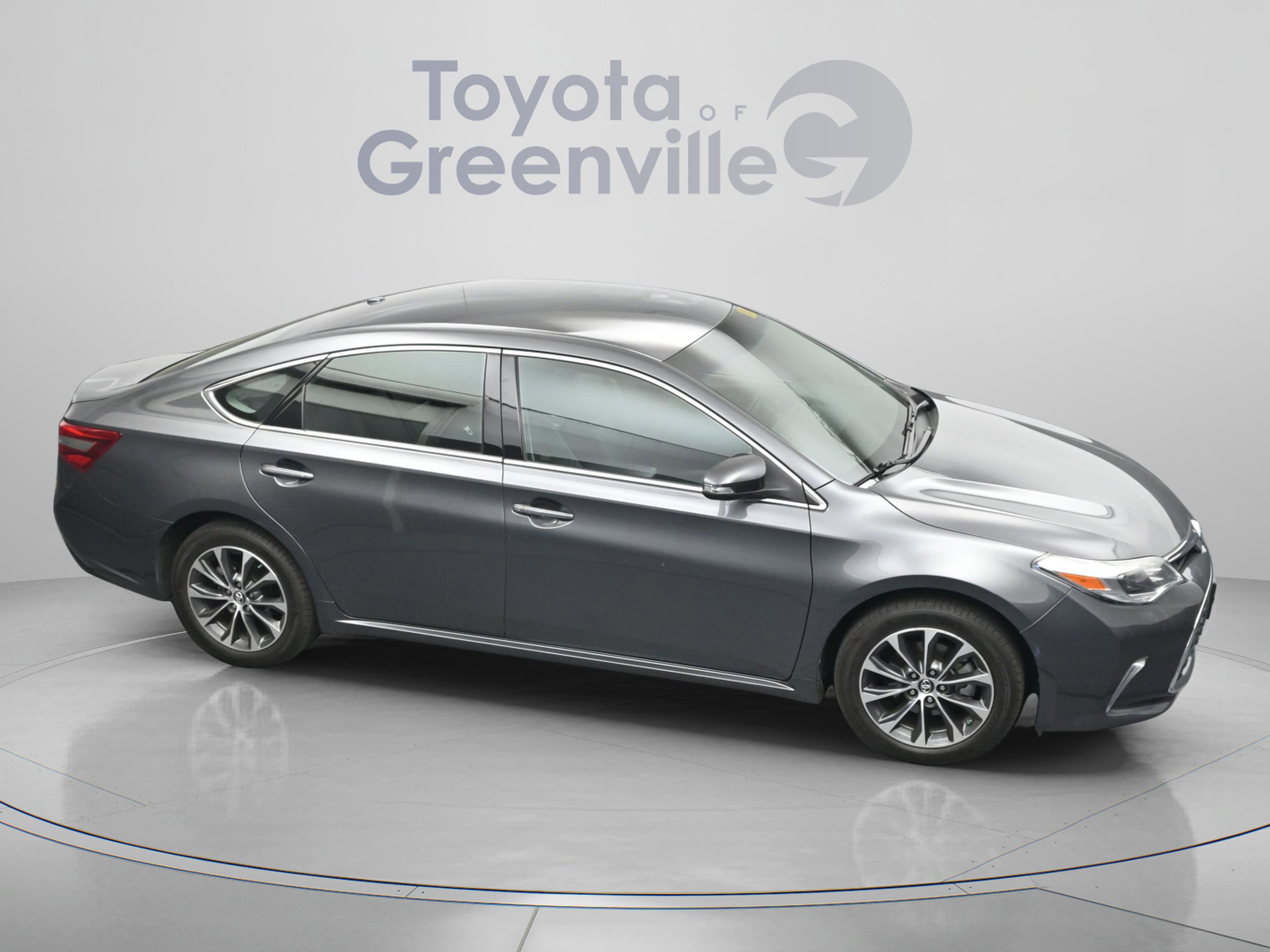 Used 2016 Toyota Avalon XLE image 17