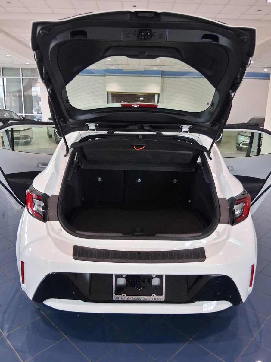 Used 2025 Toyota Corolla SE w/ SE Package image 10